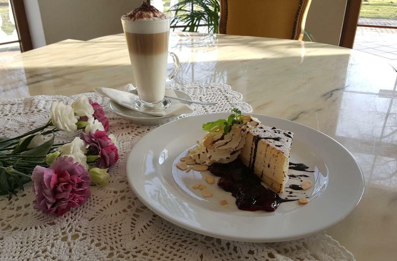 Dwór Osmolice Acomodação com café da manhã Bialki Dolne Exterior foto